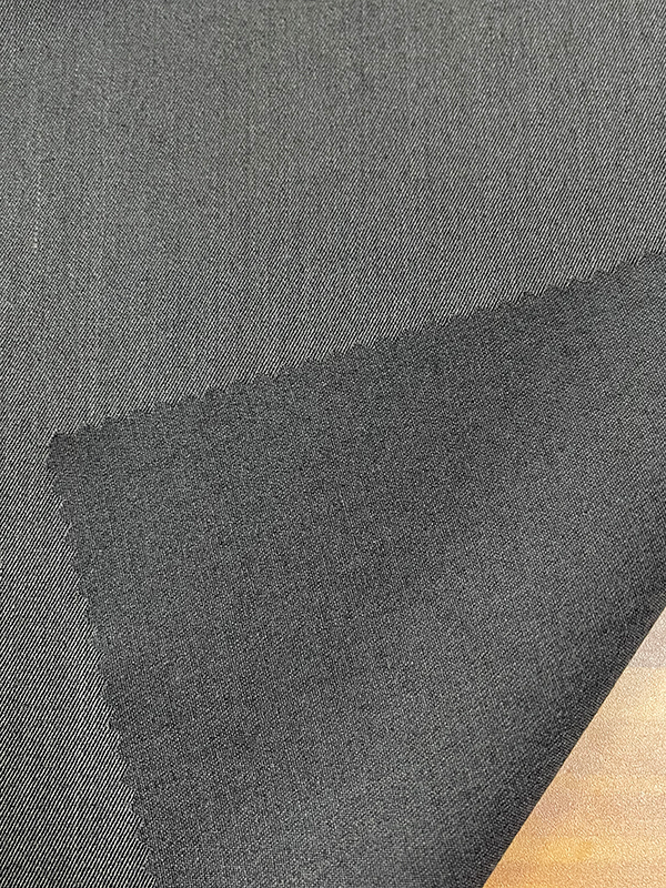 WOL ZOALS GEWEVEN AH-71723 65%T+32%R+3%WPlat en glad, het kan de fijne textielsporen weerspiegelen en het nobele temperament van de stof laten zien.