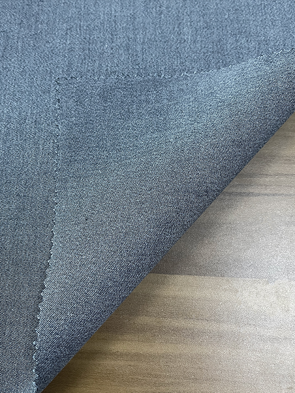 JEANS LIKE WOVEN AH-45277/0014X20 54%C+40%R+6%SP Gebruik wasverzachter om denim zacht te houden